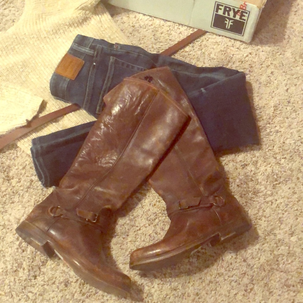 Gorgeous FRYE boot